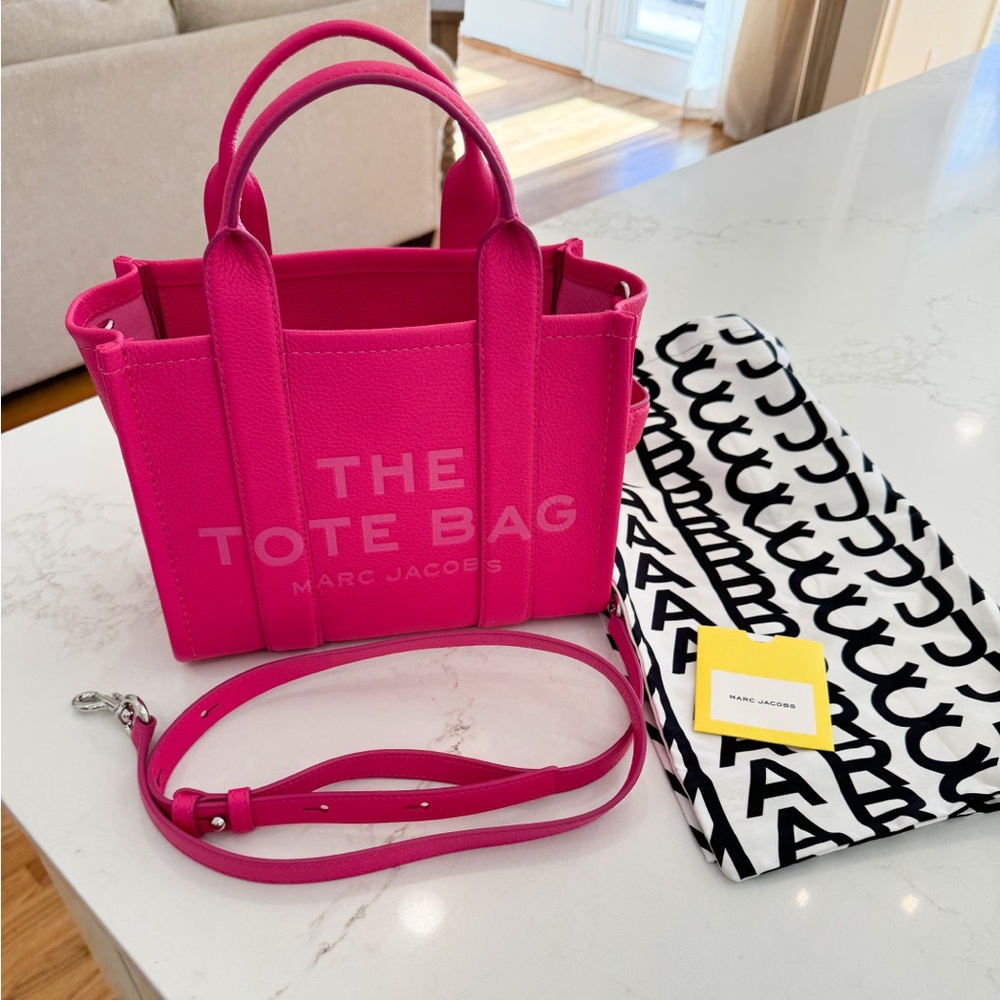 Marc Jacob’s Hot Pink Small The Tote Bag
